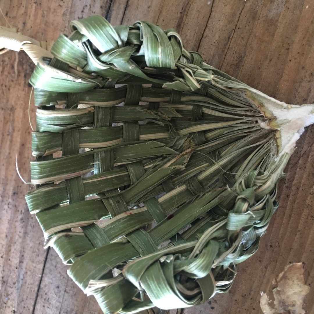 Tressage d'une feuille de palme