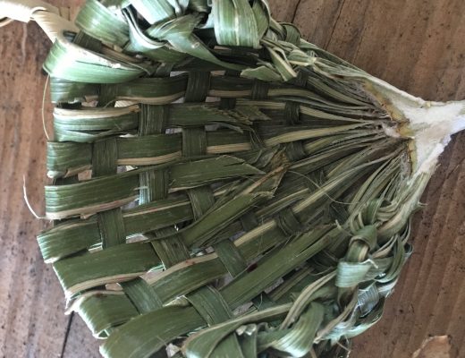 Tressage d'une feuille de palme