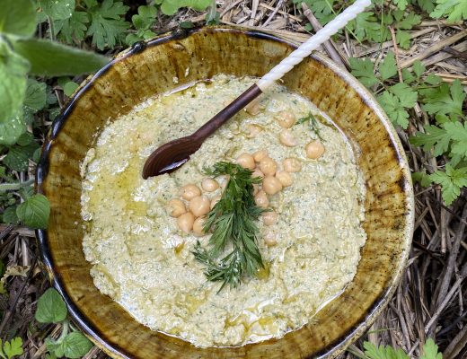 Houmous fanes des carottes